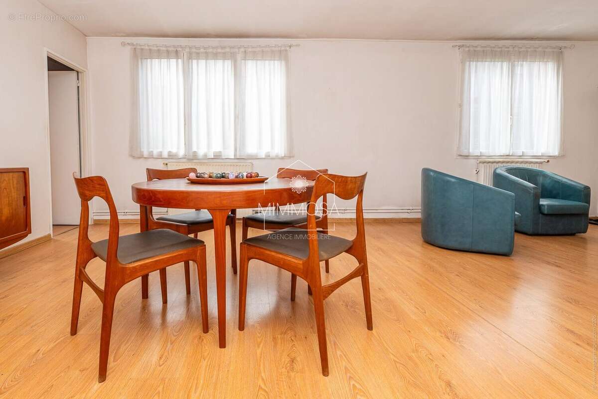 Appartement à LES PAVILLONS-SOUS-BOIS