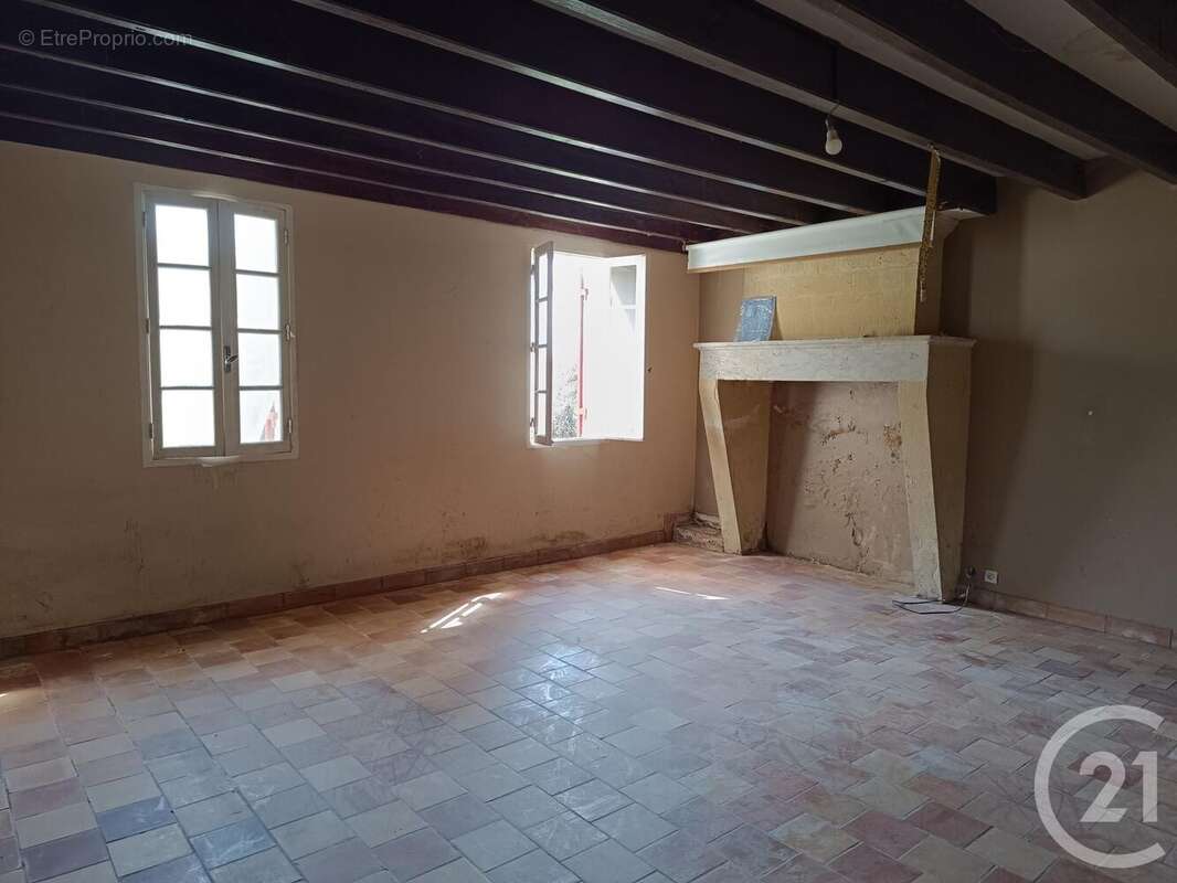 Maison 135 m² à Saint-Christophe-De-Double  - photo 3