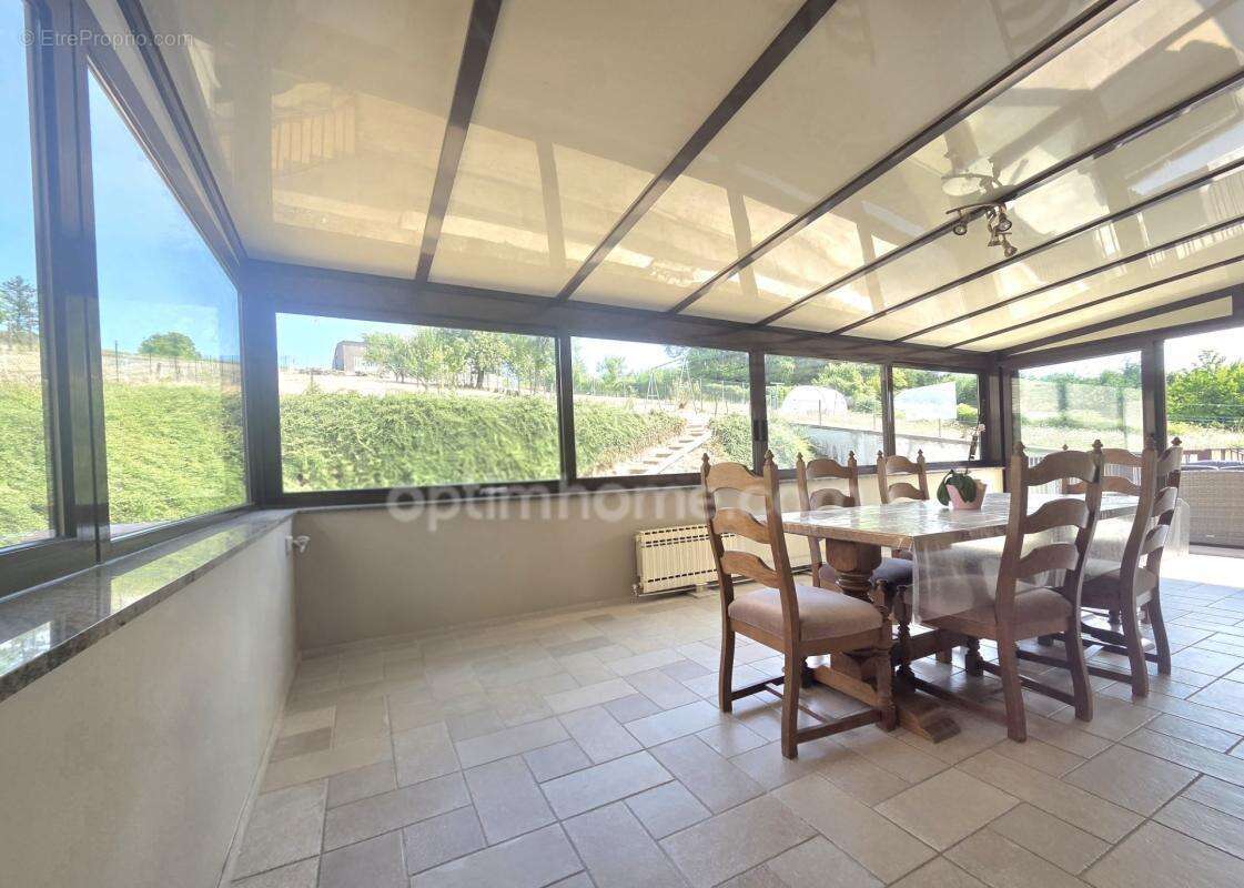 A VENDRE en EXCLUSIVITE maison de famille 5 chambres, 35 ares de terrain et petit hangar - photo 5