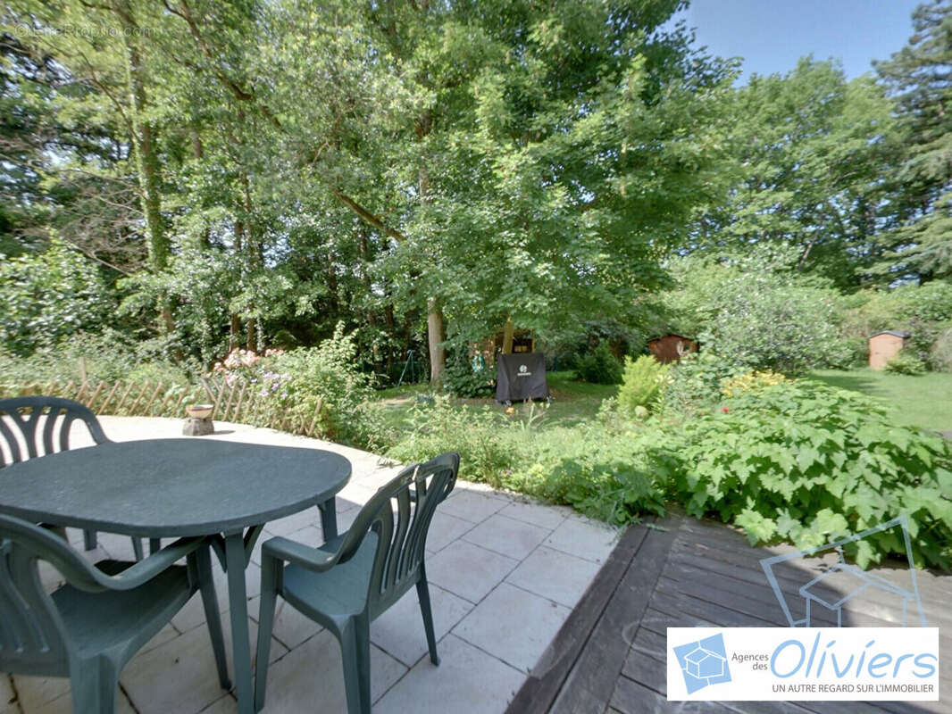 Maison à DAMPIERRE-EN-YVELINES