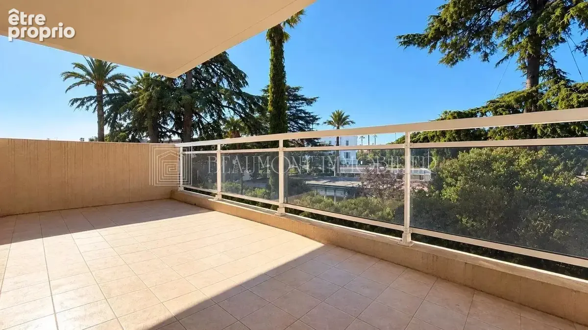 3P Terrasse calme vue dans Résidence de standing - photo 2