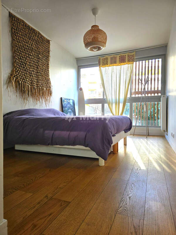 Chambre - Appartement à BOULOGNE-BILLANCOURT