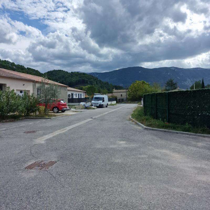Terrain à BUIS-LES-BARONNIES