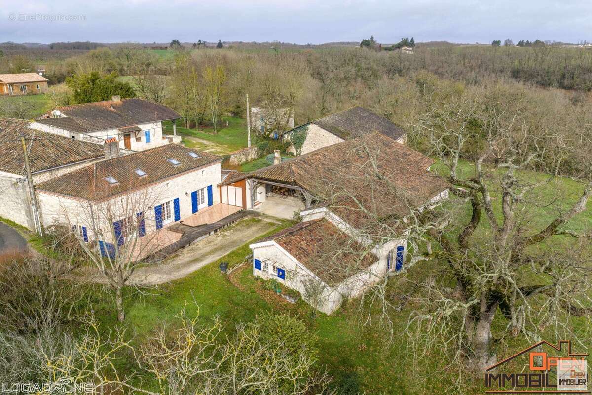Maison à SAINTE-COLOMBE-DE-VILLENEUVE
