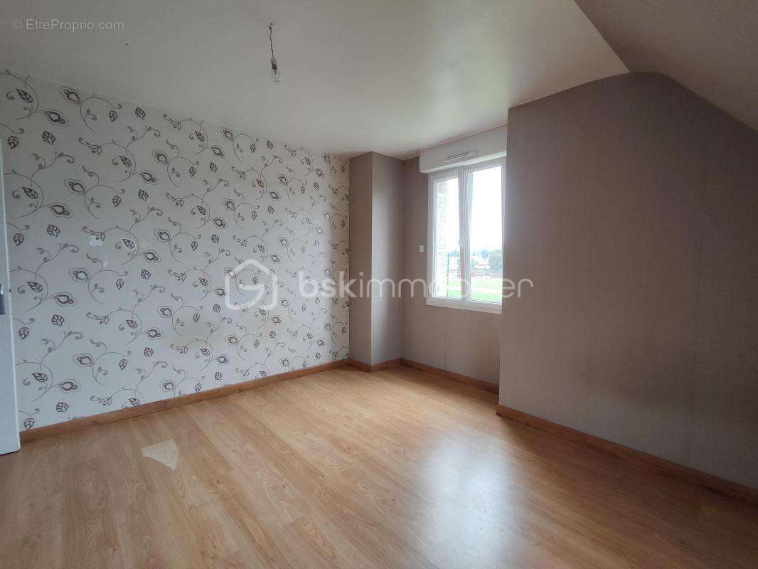 Maison à SAINT-GERMAIN-EN-COGLES