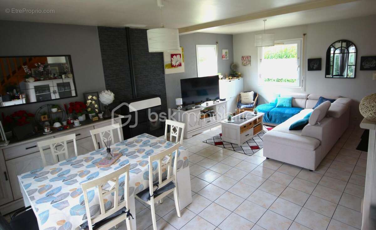 Maison à SAINT-YVI