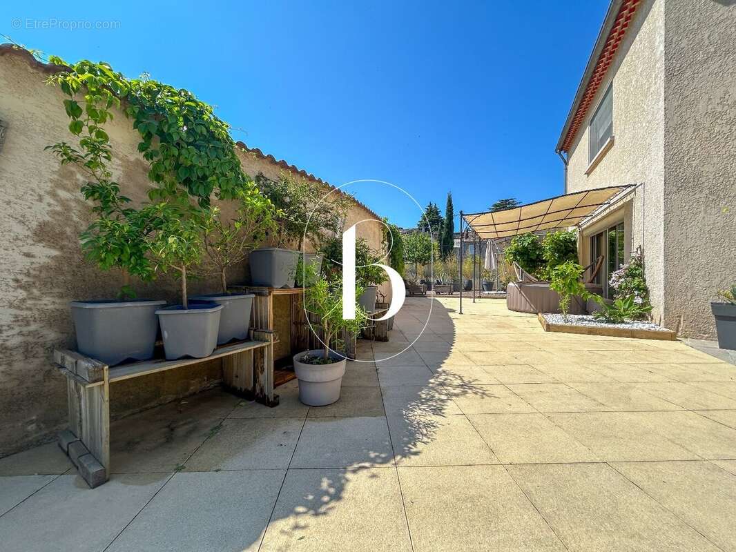 Maison à VALLON-PONT-D&#039;ARC