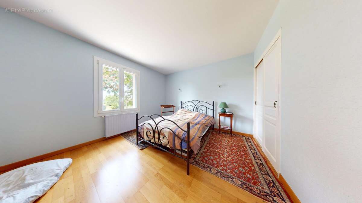 Maison 175 m² à Meursac  - photo 8