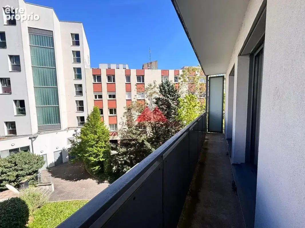 Baisse de prix ! ideal investisseur – t2 divisé en 2 studios – résidence étudiante - photo 4