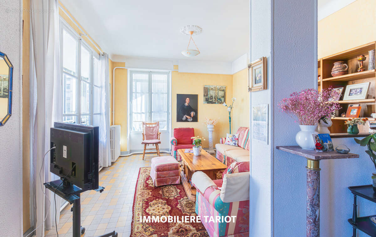 Appartement à MARSEILLE-2E