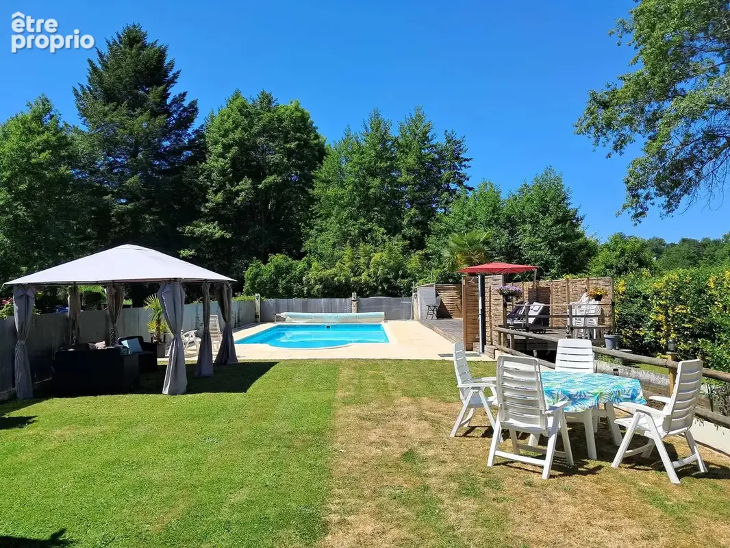 Moulin offrant une grande maison familiale avec potentiel pour gîte, camping ou restaurant - photo 15