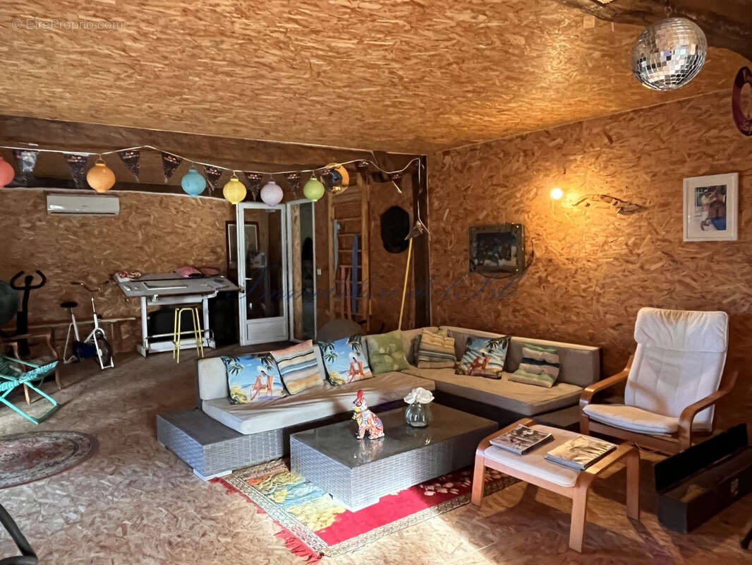Maison à LEGUILLAC-DE-CERCLES