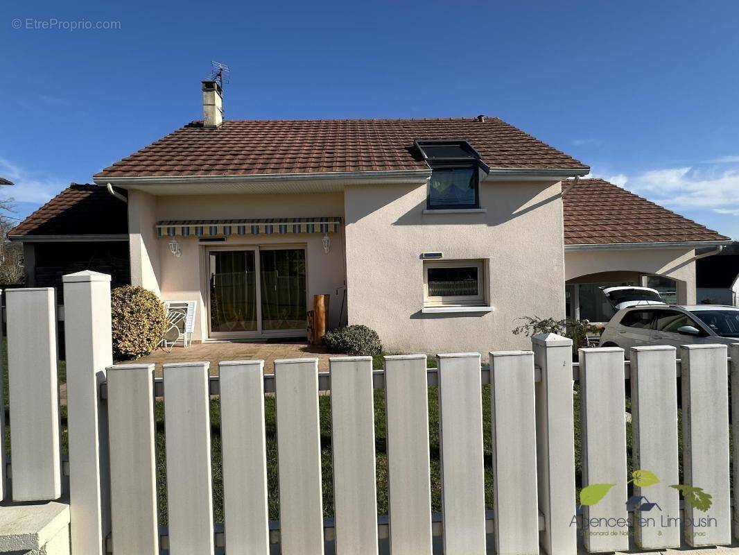 Maison à PEYRAT-LE-CHATEAU