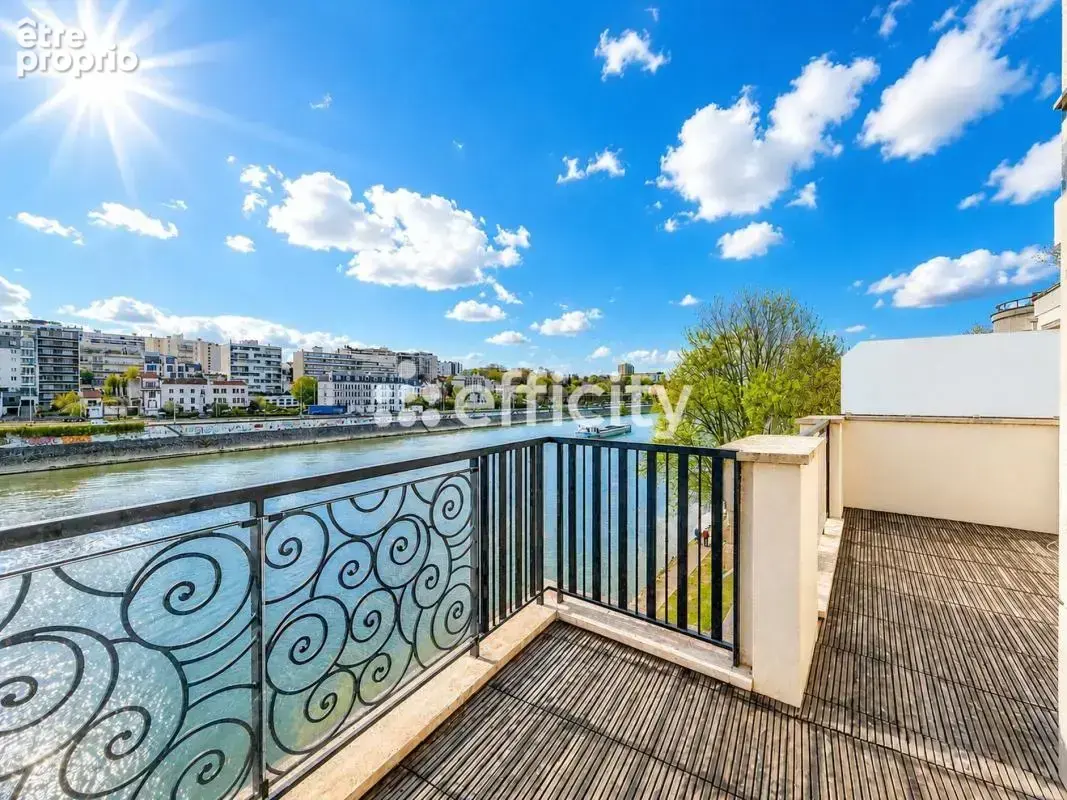 Appartement à NEUILLY-SUR-SEINE