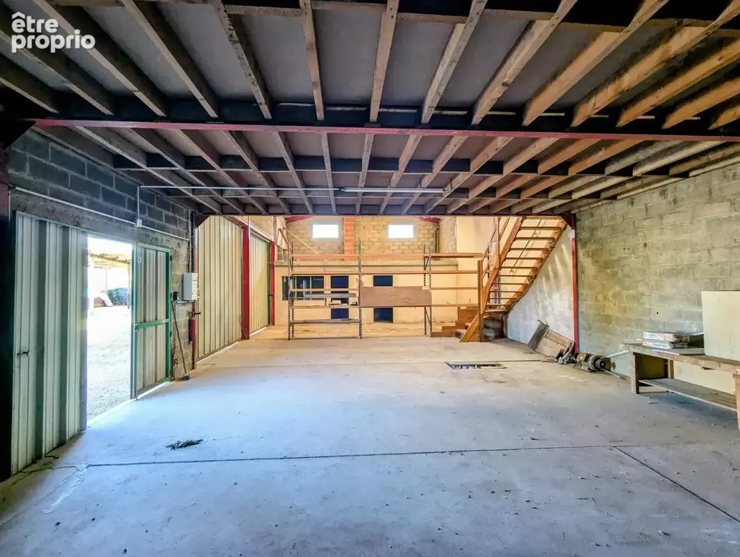 Bâtiment professionnel sur une parcelle de 1000 m² - photo 4