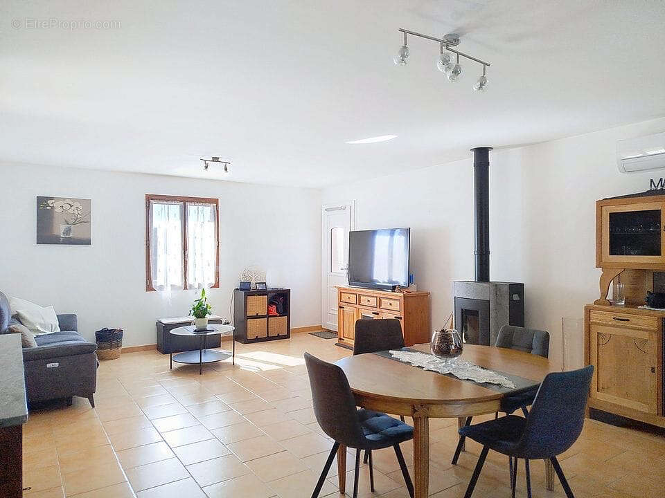 Maison à REGUSSE