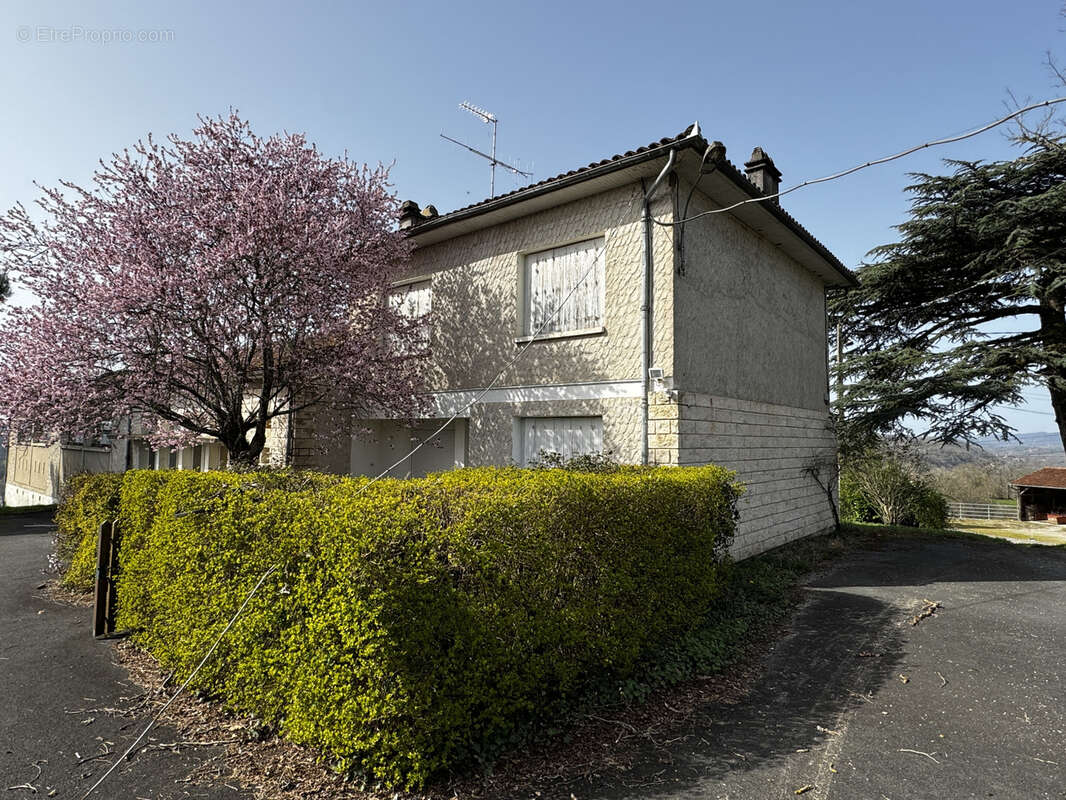 Maison à GAGNAC-SUR-CERE