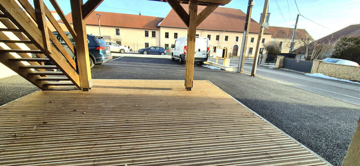 Appartement à ORCHAMPS-VENNES