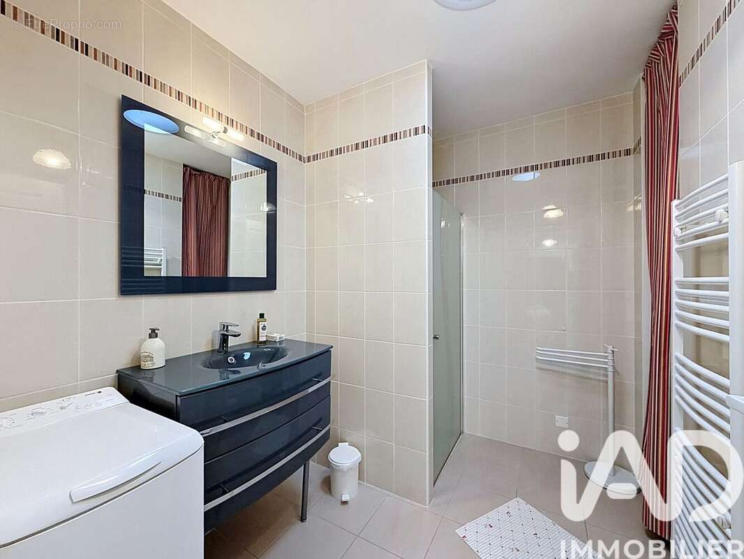 Maison 114 m² à Clam  - photo 8