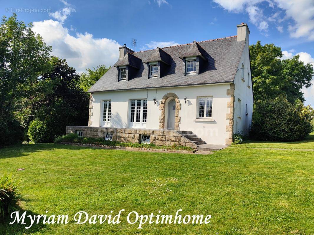 Maison à GLOMEL
