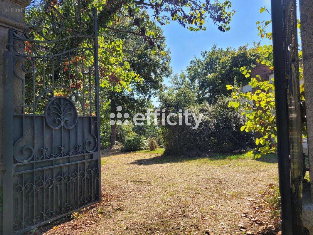 Maison à VILLIERS-SAINT-FREDERIC