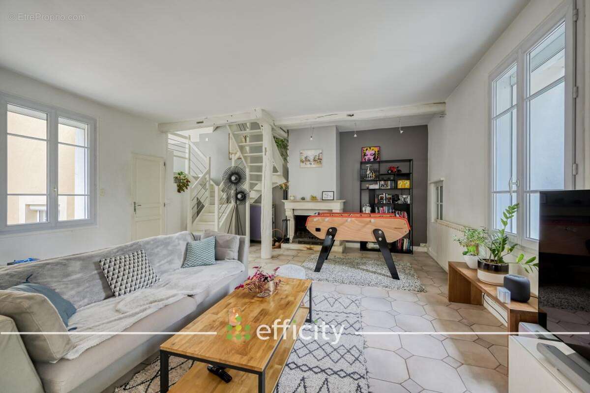 Maison à NEAUPHLE-LE-CHATEAU