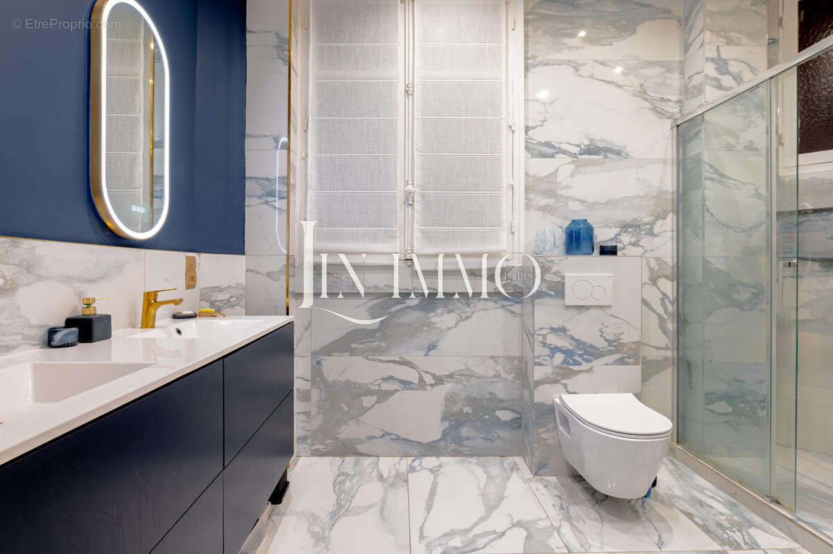 Appartement à PARIS-17E