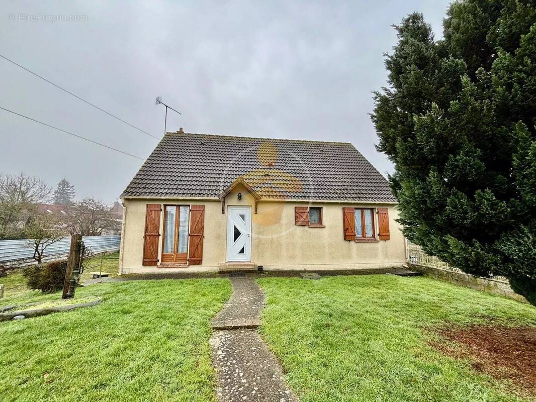 Maison à TERGNIER