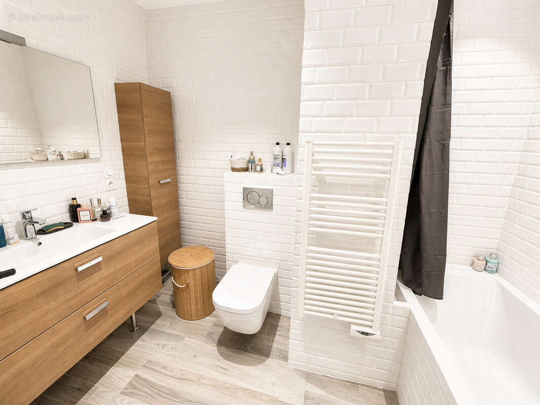 Appartement à VILLY-LE-PELLOUX