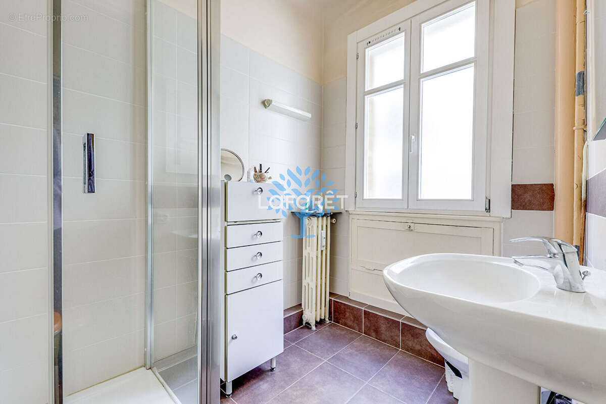 Appartement à PARIS-20E