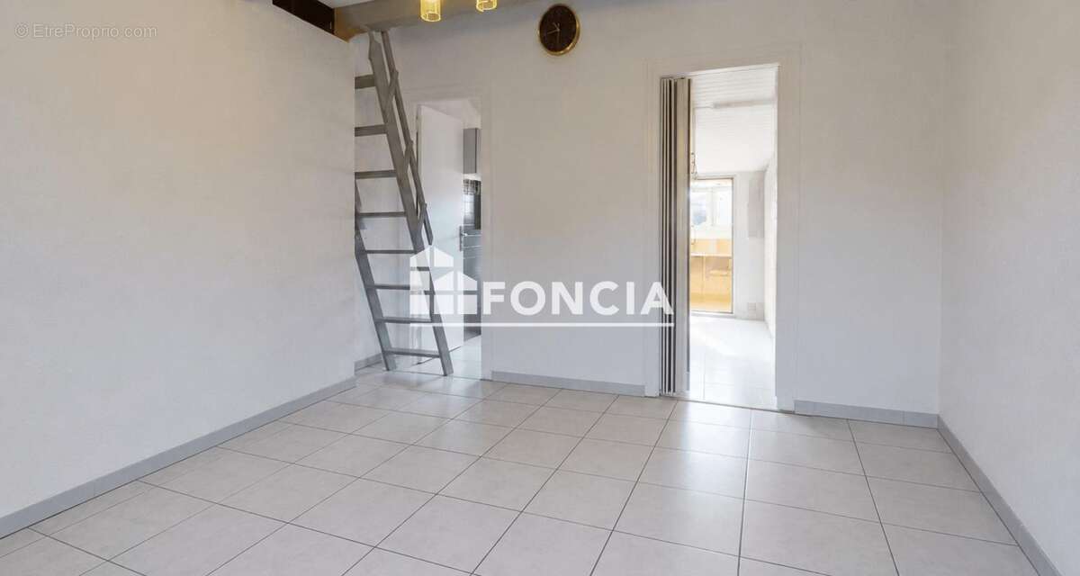 EXCLUSIVITÉ CANET PORT – Dernier Étage – 46 m² au Sol – Vue Dégagée + Aperçu Mer – 2 Terrasses – Mezzanine - photo 2