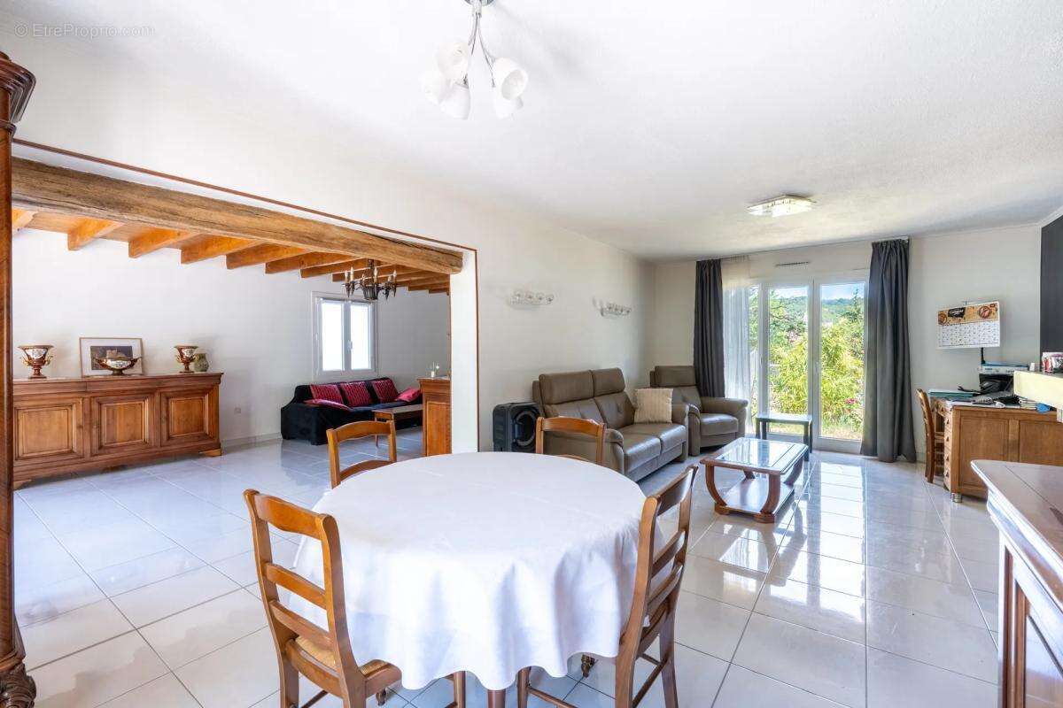 Maison de 131m2 habitables avec 4 chambres, sous-sol, sur 1000m2 - photo 5