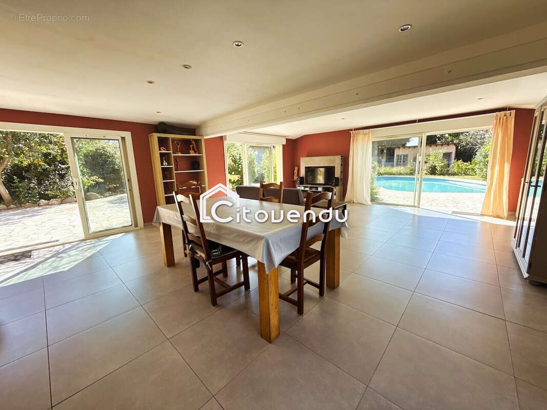 Maison à MONTESQUIEU-DES-ALBERES