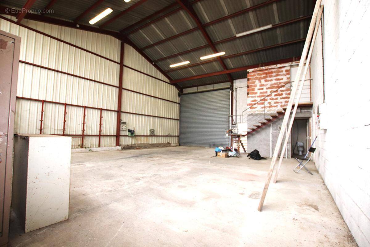 Parking à VILLEFRANCHE-DE-PANAT