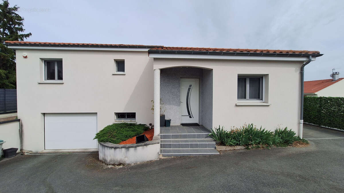 Maison à PONT-DU-CHATEAU