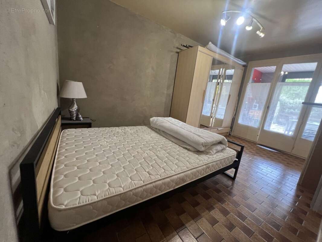 Résidence avec piscine et tennis petites charges, appt 39m² loggia + terrasse en Rdc - photo 11