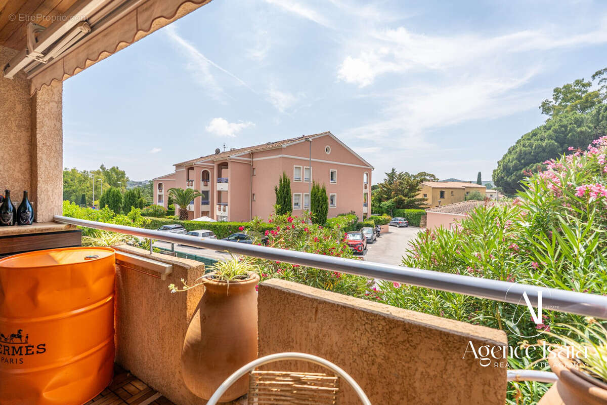 Appartement à BORMES-LES-MIMOSAS