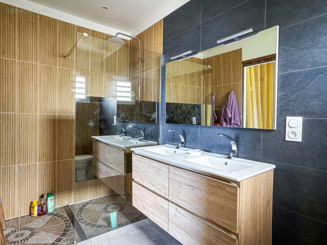 Maison à BOUILLANTE