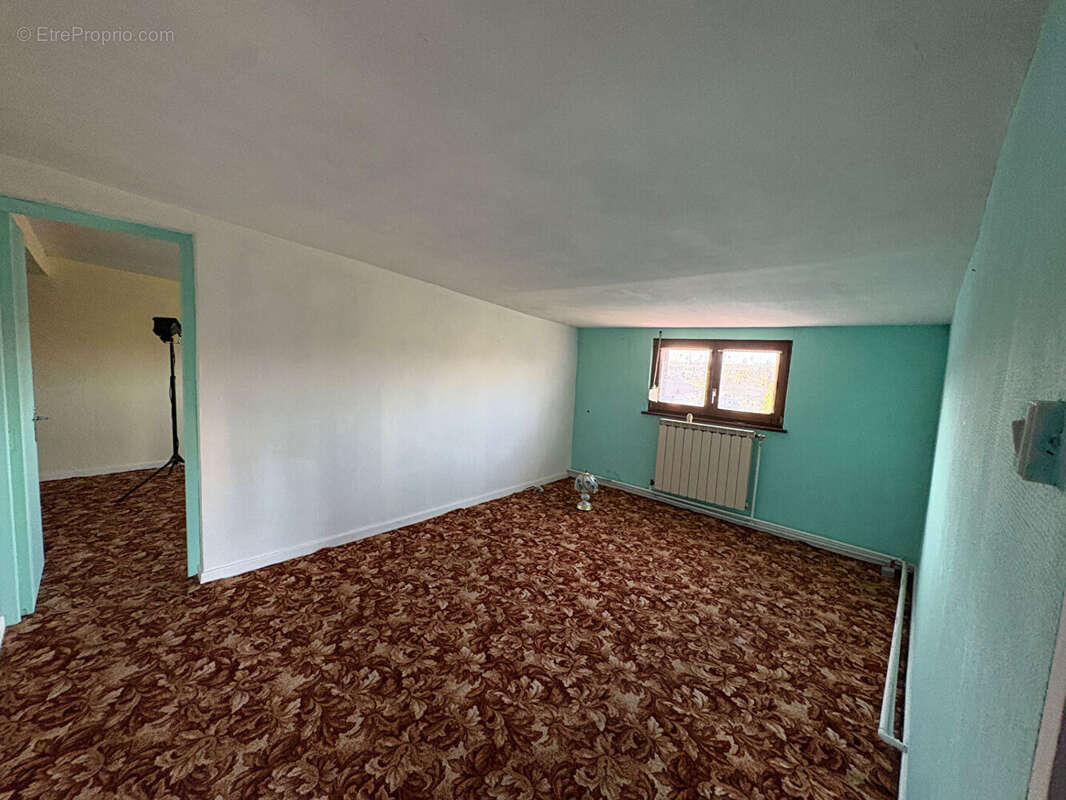 Maison à COURCELLES-CHAUSSY