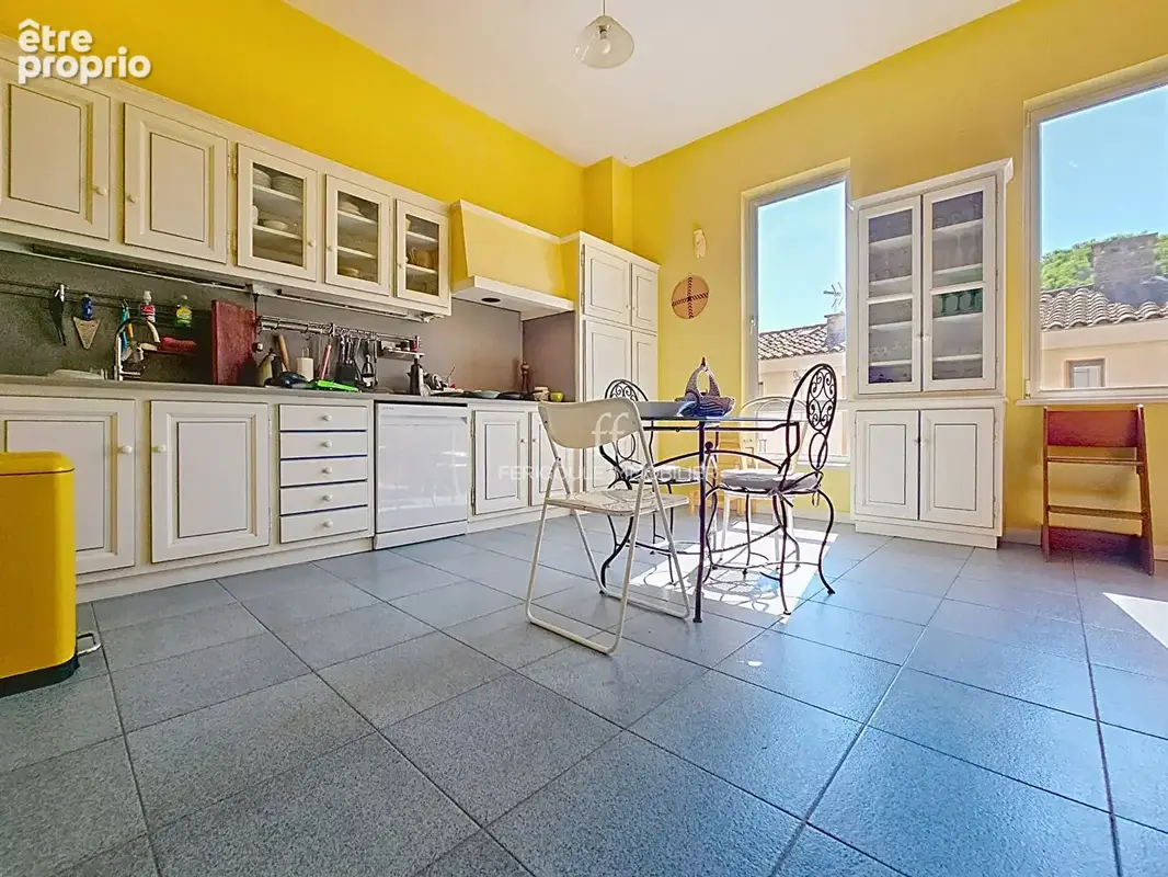 AVIGNON INTRA MUROS. Maison d'exception avec ascenseur et rooftop avec piscine - photo 4