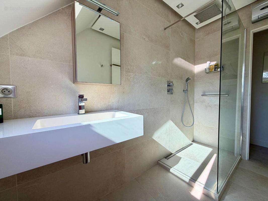 Maison 4 chambres + bureau - La BOUVARDIERE - photo 11