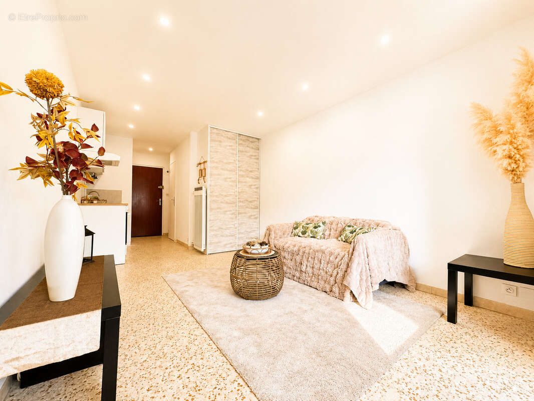 STUDIO 25.64 m2 habitable avec parking privé QUARTIER PONANT - photo 10