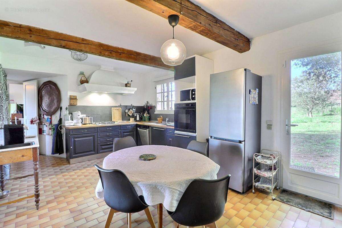 Maison à LE CASTELLET