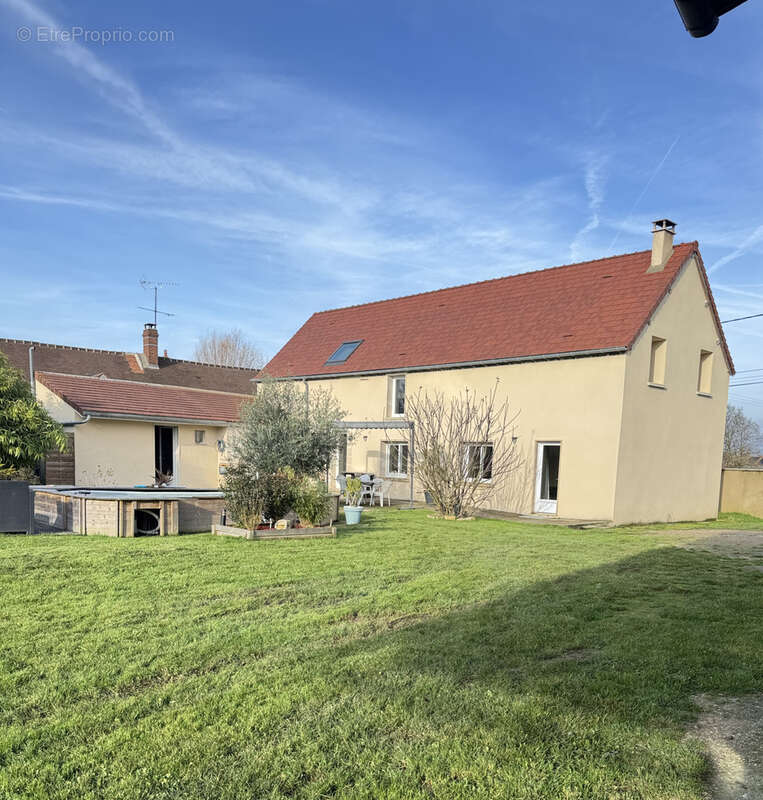 Maison à PERS-EN-GATINAIS