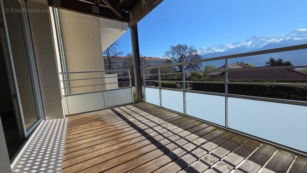 Appartement à SAINT-ISMIER