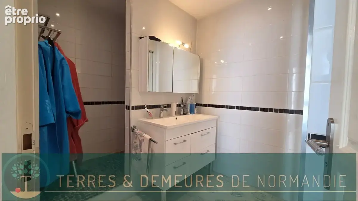 Appartement moderne de 108 m² et 3 chambres au 1er étage d'un immeuble rénové quartier Hopital de DIEPPE (76) - photo 8