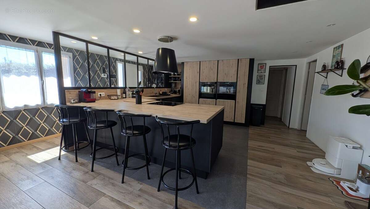 Maison à MORIERES-LES-AVIGNON