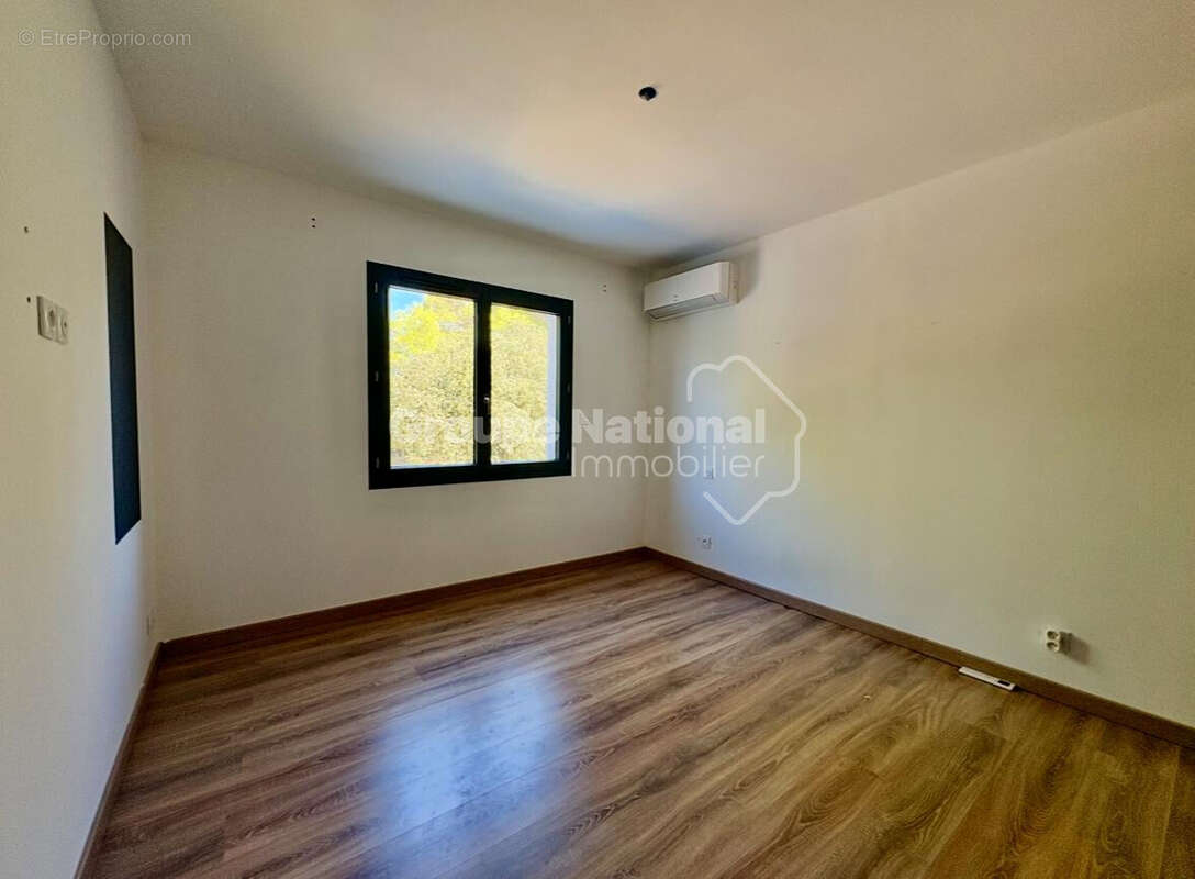 Maison à SAINT-JEAN-DE-CORNIES