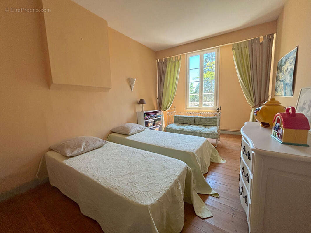 Maison d'exception à Nancras : un havre de paix au coeur du centre-ville - photo 14