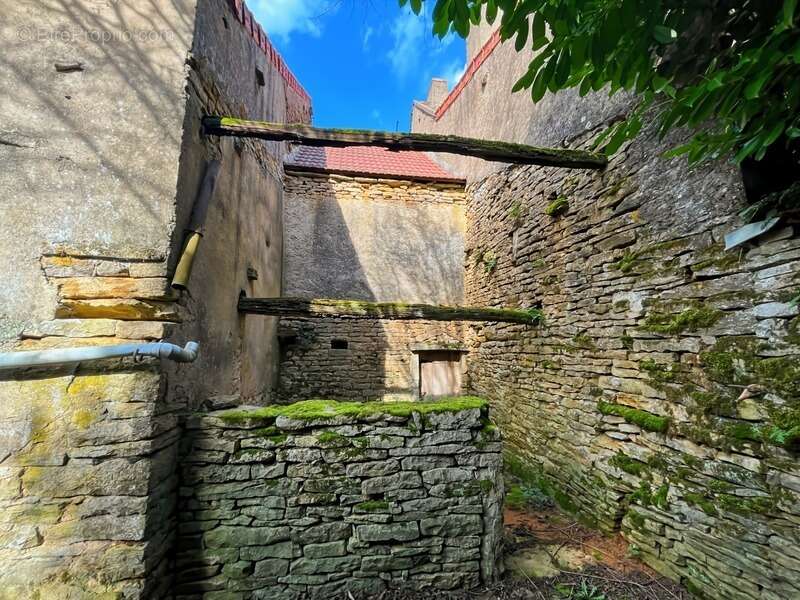 Maison à SAINT-GENGOUX-LE-NATIONAL